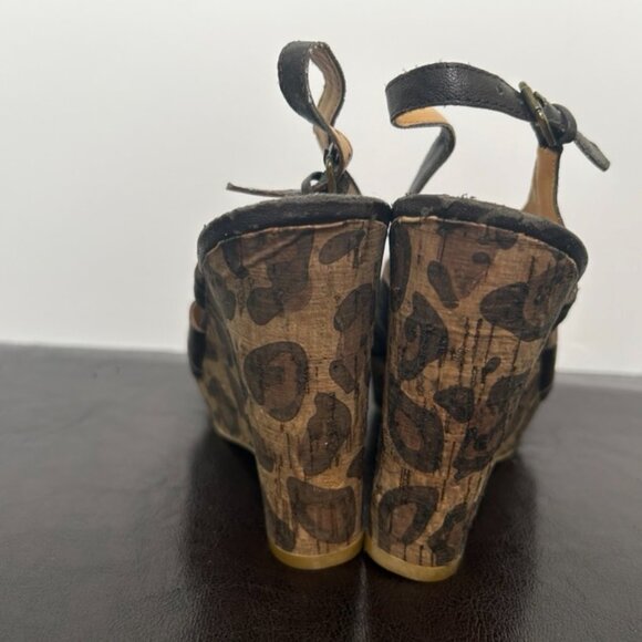 Women wedge heels size 7 1/2 - Picture 4 of 4